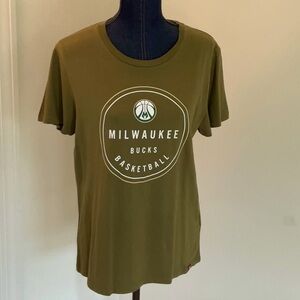 Milwaukee Bucks t-shirt NWT